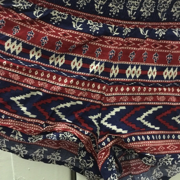 Tribal Shorts - Picture 2 of 4